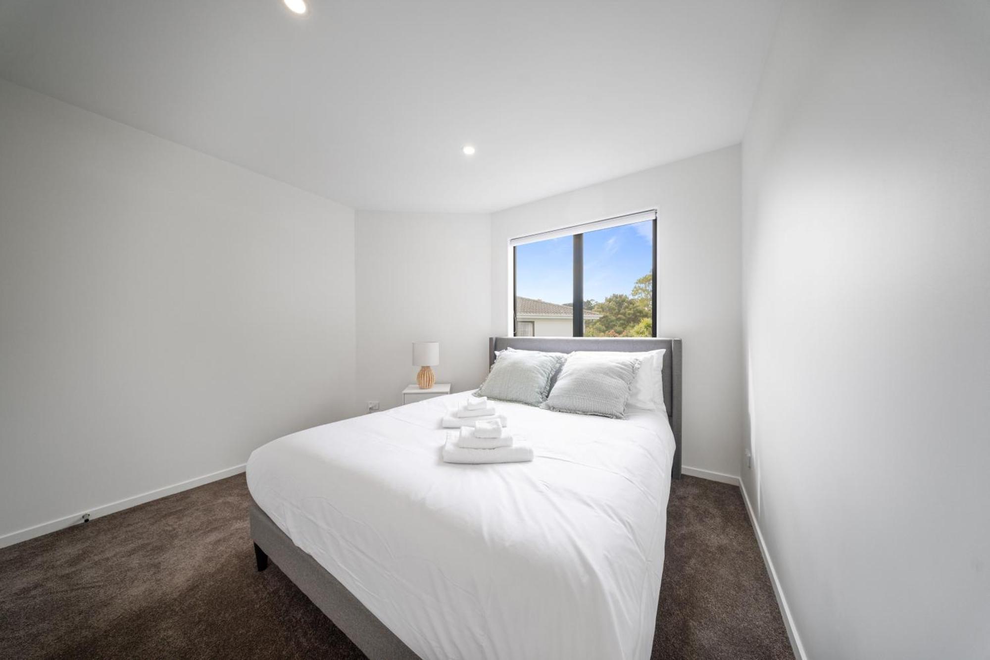 West Harbour Modern 4-Bedroom Retreat Auckland Eksteriør bilde