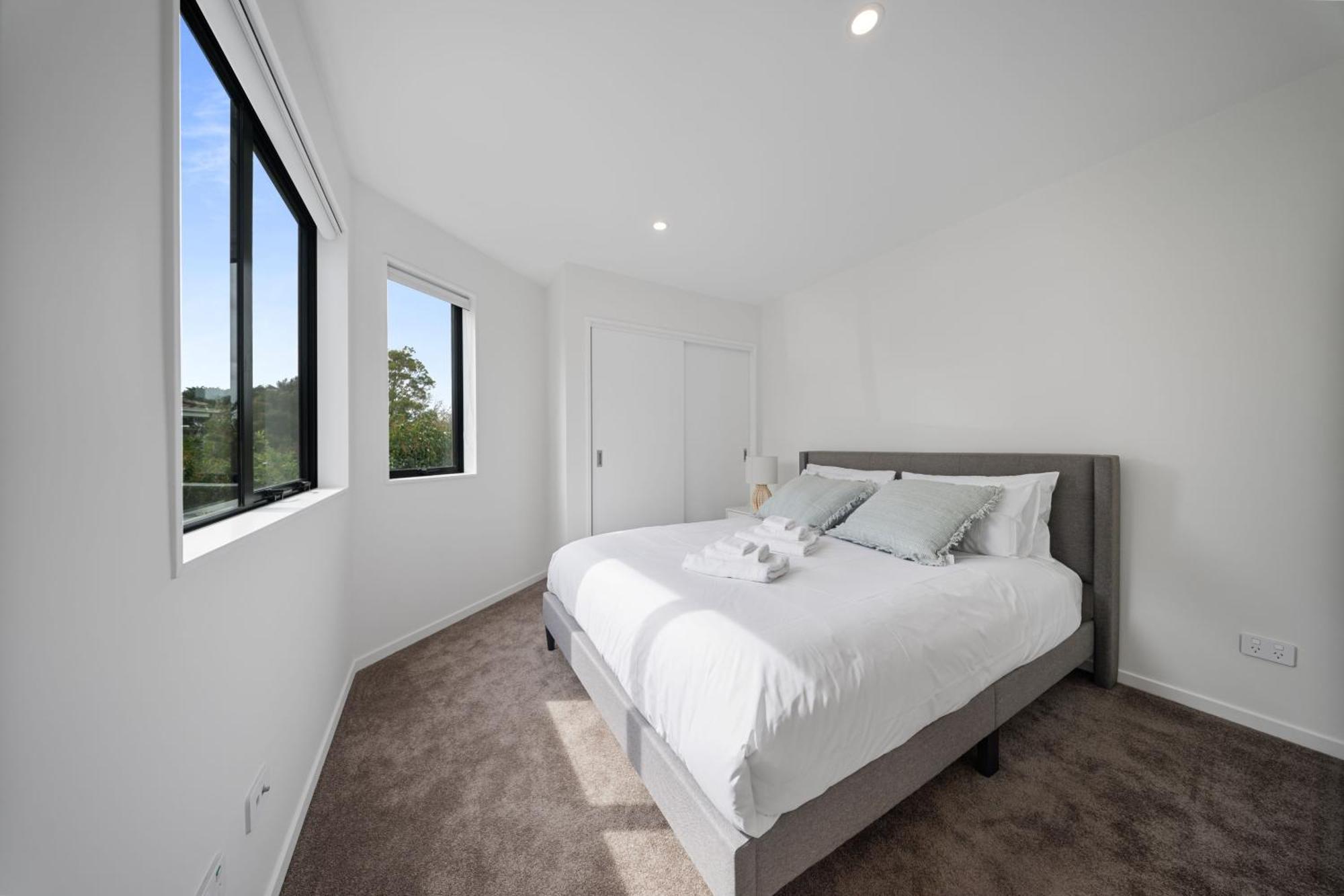 West Harbour Modern 4-Bedroom Retreat Auckland Eksteriør bilde