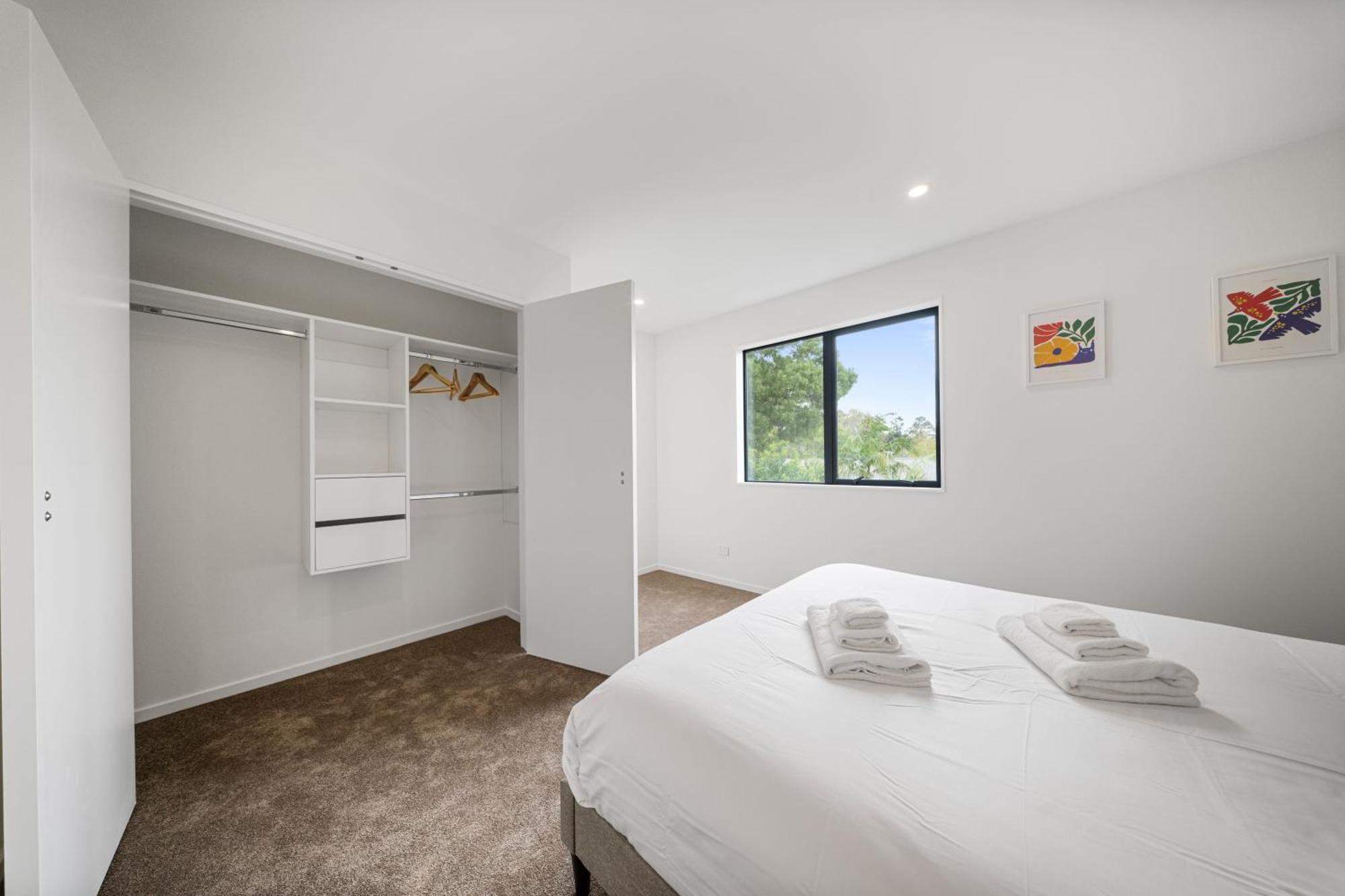West Harbour Modern 4-Bedroom Retreat Auckland Eksteriør bilde